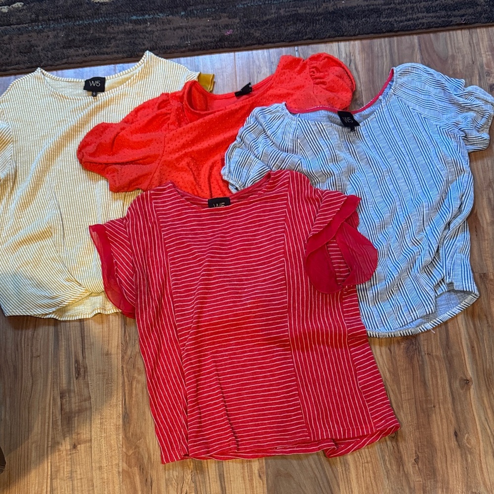 W5 brand size large Women's Tops - Red, Blue, Yellow